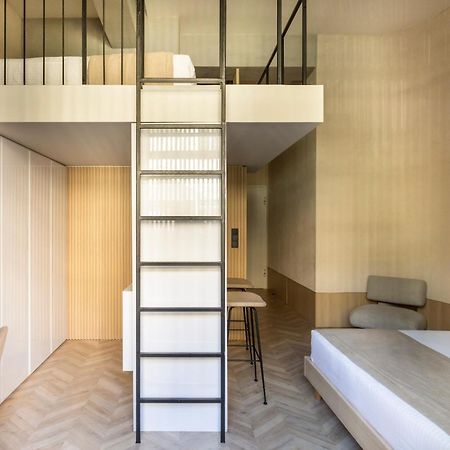 فندق The Newel Psychiko أثينا المظهر الخارجي الصورة A ladder leading to a mezzanine