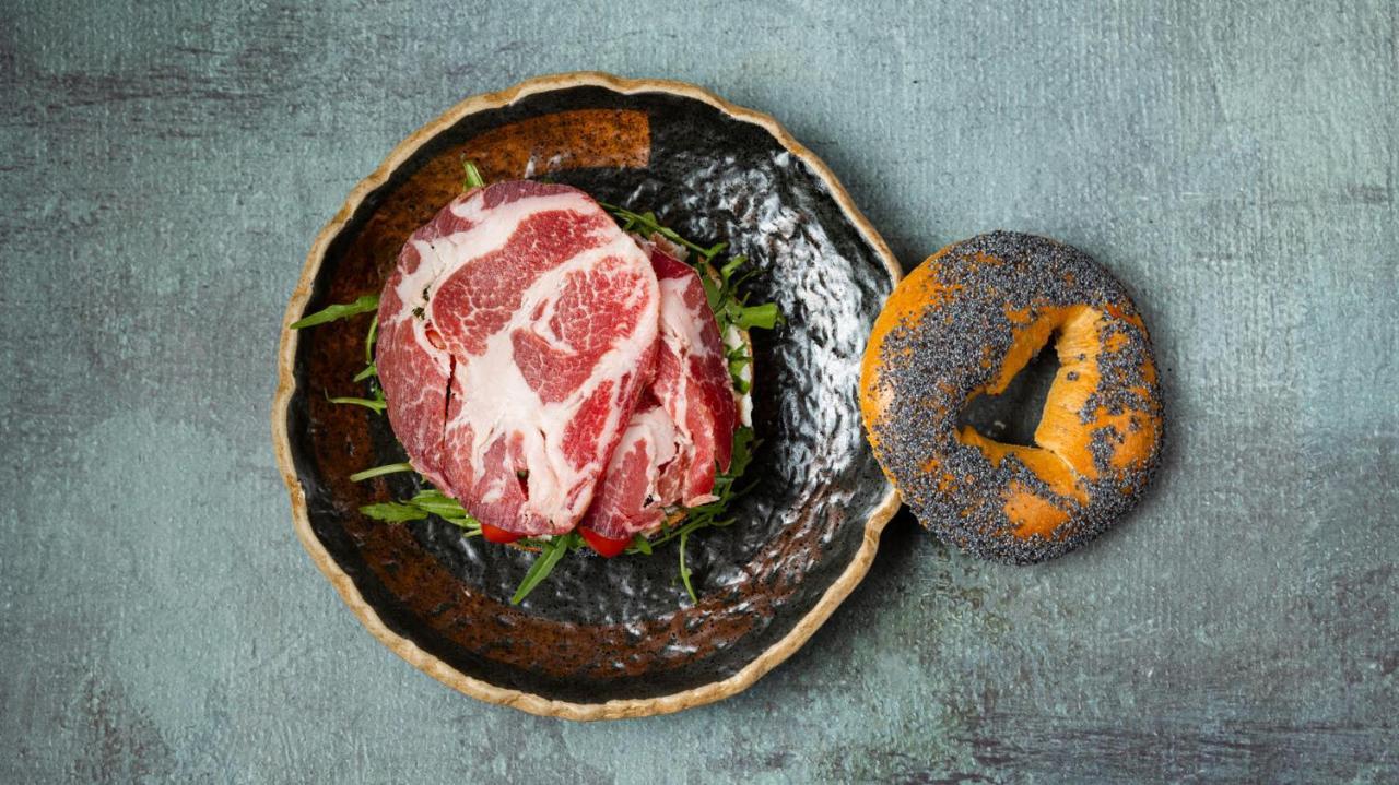 فندق The Newel Psychiko أثينا المظهر الخارجي الصورة A piece of dry-aged beef