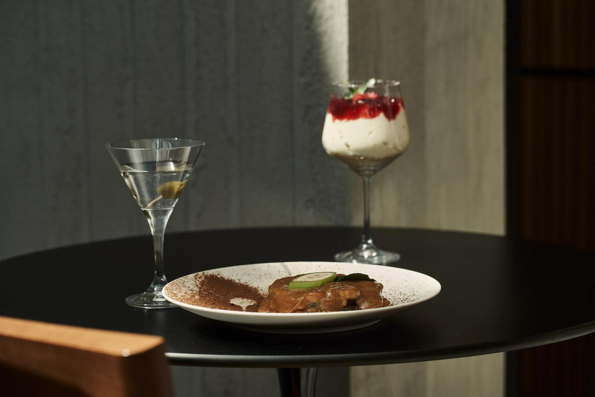 فندق The Newel Psychiko أثينا المظهر الخارجي الصورة A chocolate parfait